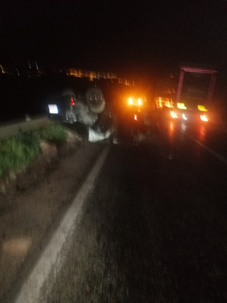 Siirt'te Kayaya Çarpan Otomobil Ters Döndü: 1 Ağır 2 Yaralı