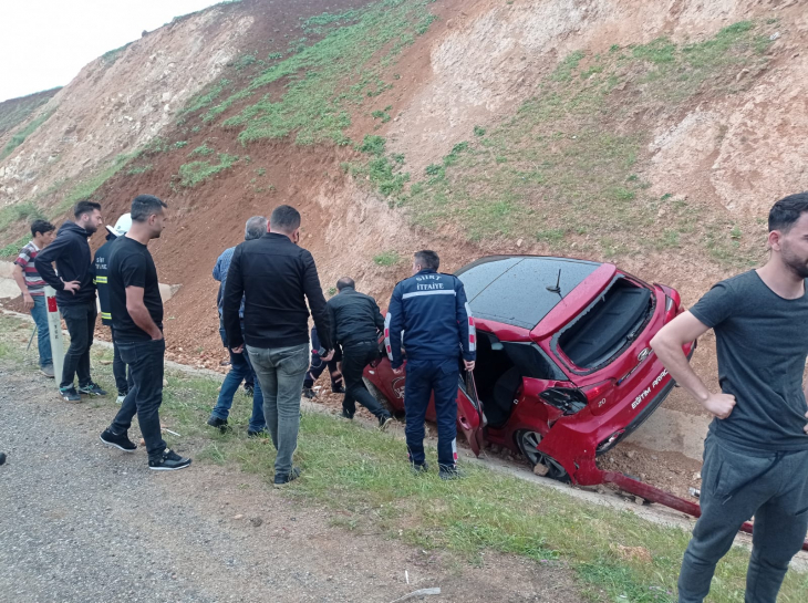 Siirt'te Zincirleme Trafik Kazası: 2 Yaralı