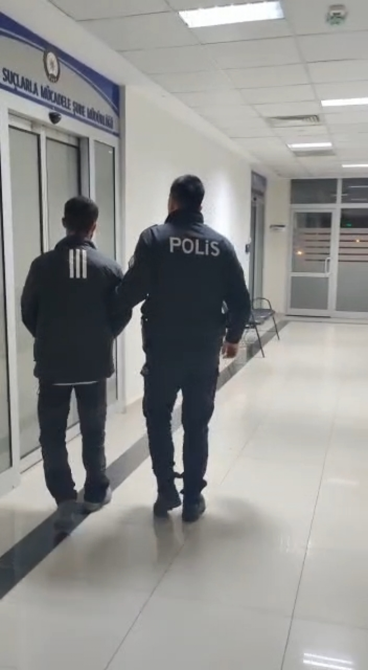 Siirt'te Şüphe Üzerine Durdurulan Şahsın Üzerinde Eroin Ele Geçirildi