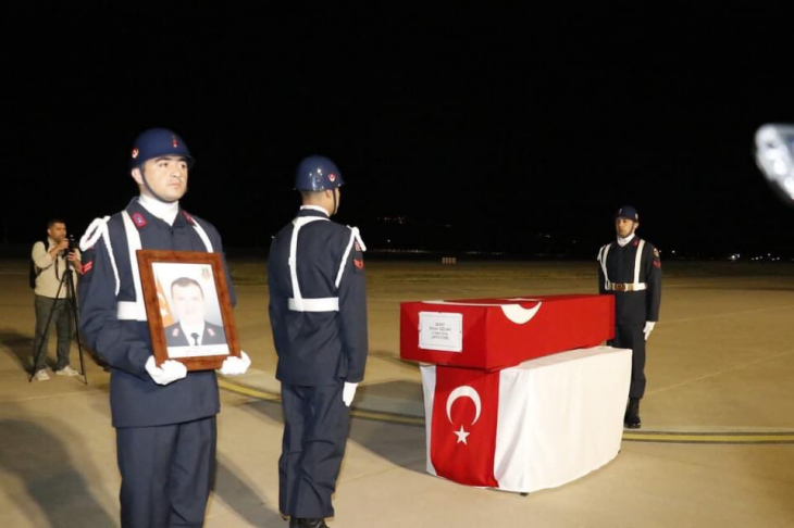 Siirt'te Şehit Olan Uzman Çavuş Ercan Özcan'ın Cenazesi Memleketi Balıkesir'e Uğurlandı
