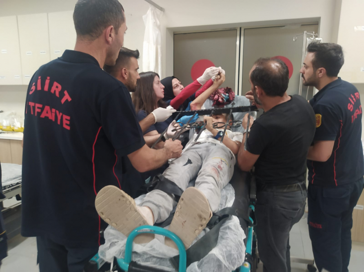 Siirt'te Oyun Oynarken Koluna Demir Saplanan Çocuk Ağır Yaralandı