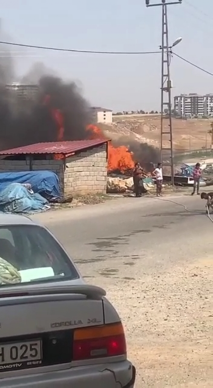 Siirt'te korkutan yangın! Kadınlar yangını söndürmek için seferber oldu