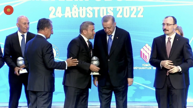 Güven Kuzu, Cumhurbaşkanı Erdoğan'dan Ödül Aldı!