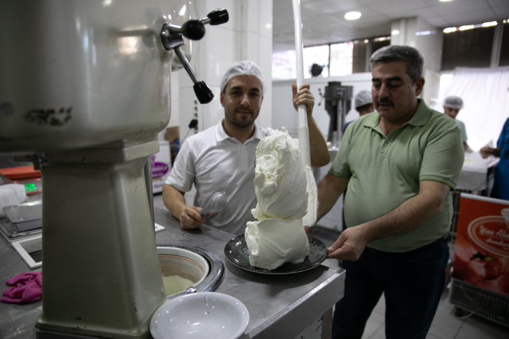 Siirt'te Kuşaklardır Devam Eden Dondurmacıdan Cefan Kavunlu Dondurma