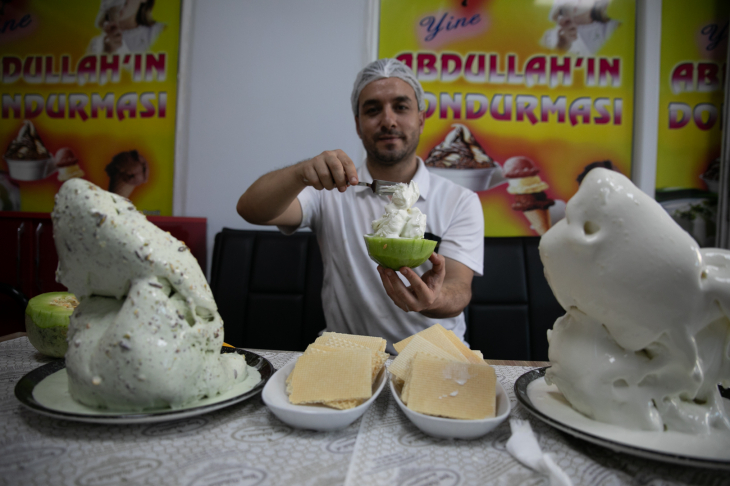 Siirt'te Kuşaklardır Devam Eden Dondurmacıdan Cefan Kavunlu Dondurma