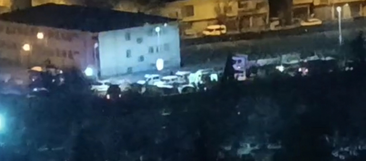Siirt'te İki Grup Arasında Kavga: 1 Yaralı, Çok Sayıda Polis Ekibi Olay Yerinde!