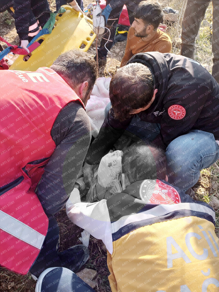 Siirt'te Çapa Motoruna (Patpat) Ayağını Kaptıran Çocuk Ağır Yaralandı! Ayağında Parça Sıkışan Çocuk Helikopterle Hastaneye Kaldırıldı 