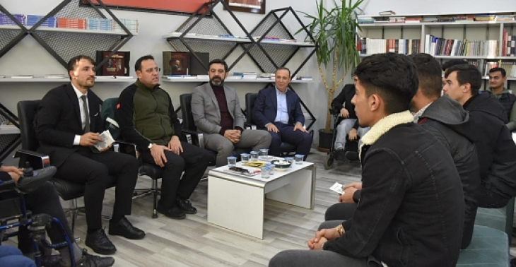 Bakan Yardımcısı Gizligider, Siirt'te 'İlk oyum AK Partiye ilk Oyum Erdoğan'a' Gençlik Buluşmasına Katıldı