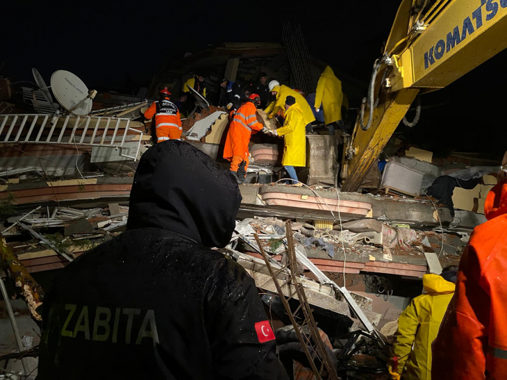 Siirt Ekibi Depremde 5 Vatandaşı Kurtardı