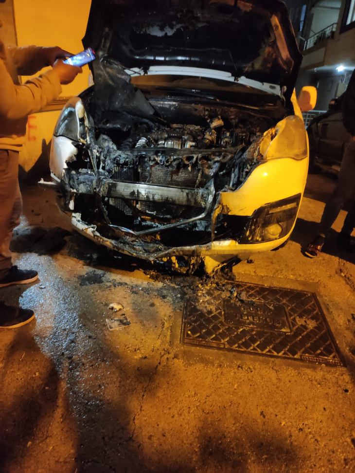 Siirt'te İftar Vakti Park Halindeki Araç Alev Alev Yandı