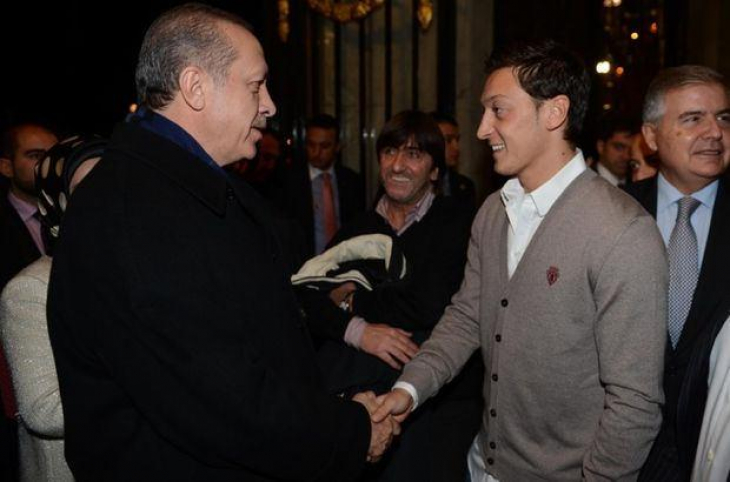 AK Parti'de Mesut Özil sürprizi