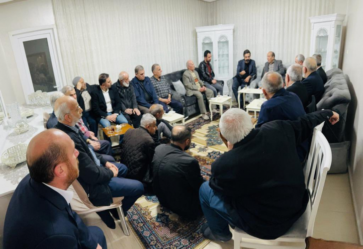 AK Parti Siirt Heyeti Vatandaşı Ev ve İş Yerlerinde Ziyaret Ediyor
