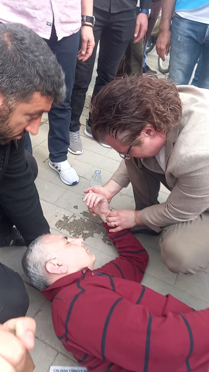 Siirt'te Nöbet Geçiren Hastaya İlk Müdahaleyi CHP'li Milletvekili Adayı Dr. Acar Yaptı