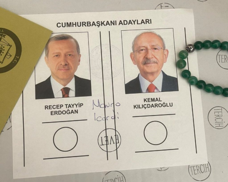Oy pusulasına not yazan Fenerbahçe ve Galatasaray taraftarına tepkiler çığ gibi