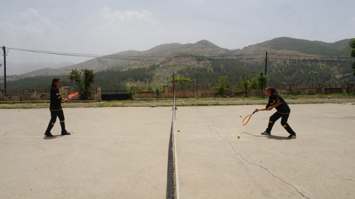 Siirt'te Bir Başarı Öyküsü! Türkiye 5'incisi olan Kızlar, Milli Tenisçilerle Oyun Oynamak İstiyor