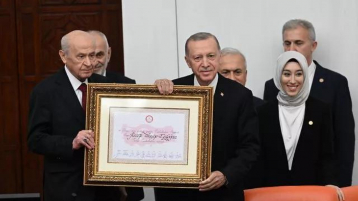 Erdoğan Meclis'te yemin etti! Yeni dönem başladı