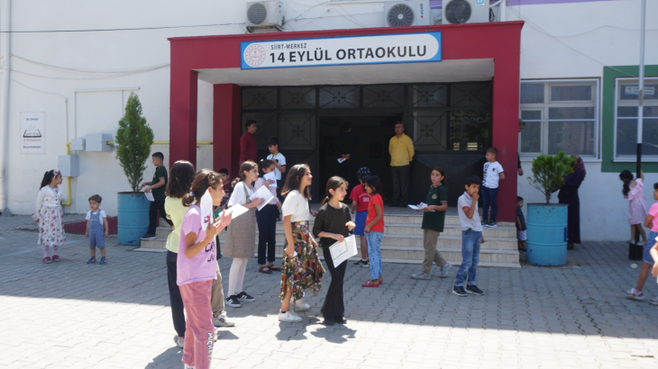 Siirt'te Karne Heyecanı! 538 Okulda 91 Bin 207 Öğrenci Karne Aldı