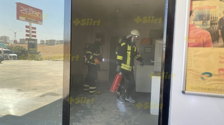 Siirt'te bir akaryakıt istasyonunda yangın çıktı