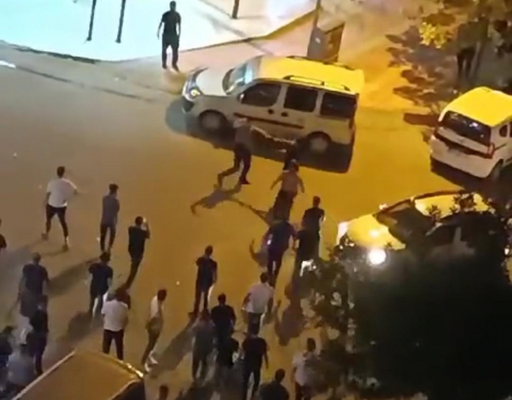 Siirt'te Bekçiler İle Vatandaşlar Arasında Silah Çekme Tartışması! Polis Ekipleri Olay Yerinde