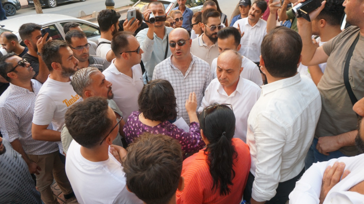 Siirt'te Basın Açıklaması Yapmak İsteyen YSP ve HDP'li Vekil ve Yöneticilere Polis İzin Vermedi