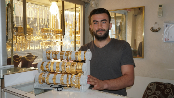 Siirt'te 3 Çeyrek Altın Satın Aldığı Kuyumcu Dükkanından 100 Gramlık Bilezik Çaldı