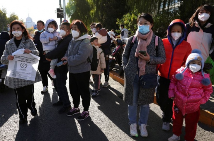 Koronadan sonra yeni kabus! Çin'de yayılan gizemli hastalık okulları kapattırdı, hastaneler dolup taşıyor