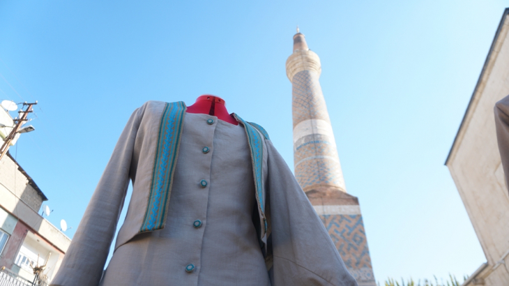 Siirt'te 894 yıllık tarihi camideki motifler, kıyafetlere işlendi