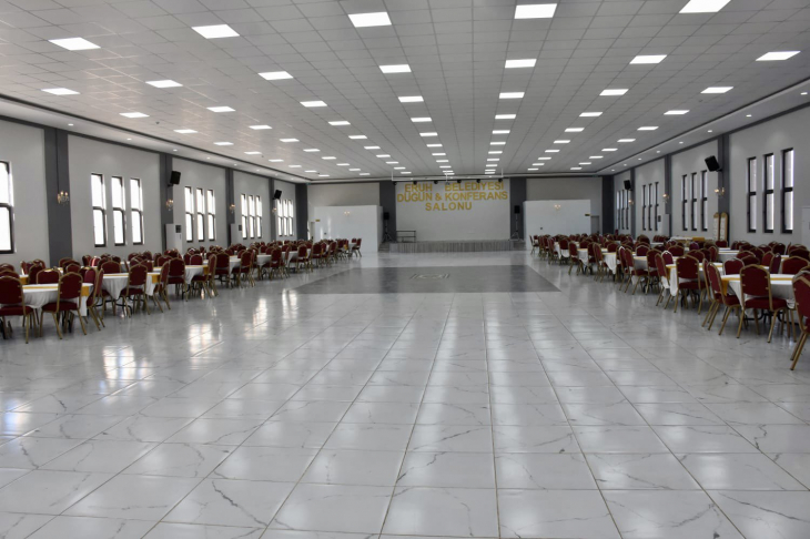 Siirt'in Eruh İlçesinde Ücretsiz Düğün Salonu Açıldı! Açılışını Vali ve Eruh Belediye Başkanı Yaptı • Evlenmek İsteyenler Düğünlerini Ücretsiz Yapabilecekler