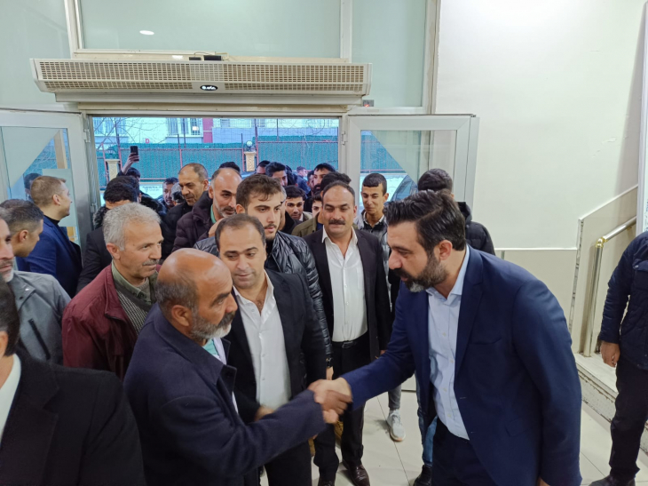Siirt Belediye Başkan Adayı Ekrem Olğaç, Her Gün Bin Kişiyle İftarda Bir Araya Geliyor! Olğaç: Siirt'in Tüm Sorunlarını Halkımızla Birlikte Çözeceğiz 