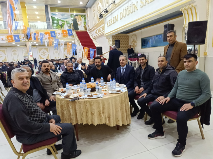AK Parti Siirt Belediye Başkan Adayı Ekrem Olğaç, Teşkilatıyla 'Vefa ve Kardeşlik' İftarında Bir Araya Geldi
