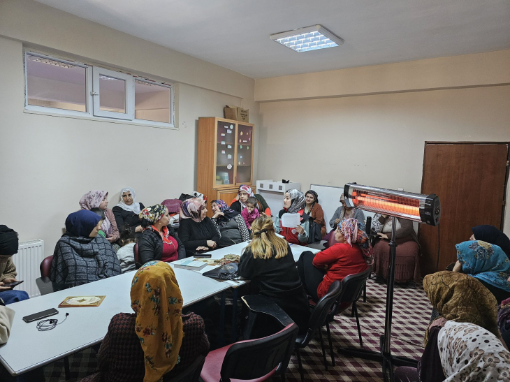 Siirt'te Kadınlara Yönelik ''Sağlıklı Annelik ve Aile Bütçesi'' Eğitimi Verildi