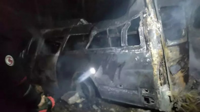 Adana'da uçuruma düşen minibüs yandı: Çok sayıda ölü ve yaralı var