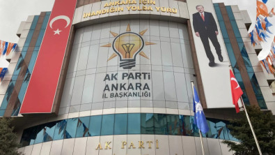 AK Parti Ankara İl Başkanlığı'na taşlı ve sopalı saldırı