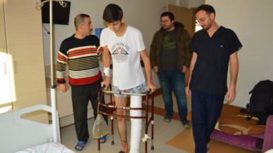 Askeri helikopterle hastaneye kaldırılan Mehmet Kaçmaz doktorlarının başarılı operasyonu sayesinde sakat kalmaktan kurtuldu