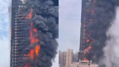 Çin'de 200 metreyi aşan 42 katlı bina alev alev yandı