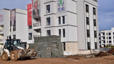 Diyarbakır'da deprem konutlarında ulaşım ve alt yapı çalışmaları devam ediyor