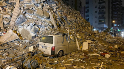 Kahramanmaraş'ta 7.4 büyüklüğünde deprem: Onlarca ölü, yüzlerce yaralı var