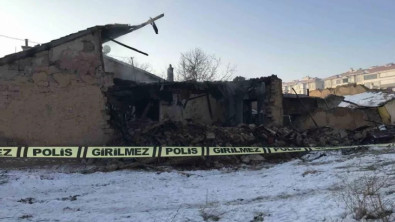 Konya'da facia! 7 kişi depremden kaçarken yangında hayatlarını kaybettiler