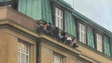 Prag'da üniversiteye saldırı! 14 kişinin öldürüldüğü saldırının detayları ortaya çıktı: Öğrenciler, saklanmak için çıkıntılara sığındı