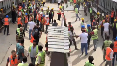 Şantiyede işçilerin meydan kavgası kamerada: Tüm inşaatı birbirine kattılar