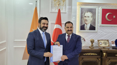 Siirt Belediye Başkan Yardımcısı Hıfzullah Canpolat Milletvekili Aday Adaylığını Açıkladı