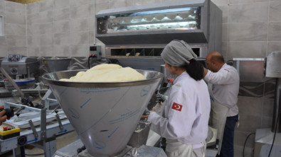 Siirt Belediyesi,  Halk Ekmek Büfelerinin Sayısını Artırıp Üretim Kapasitesini 2 Kayına Çıkardı!