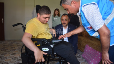 Siirt Belediyesinden Engellilere Akülü Araç Ve Malzeme Desteği