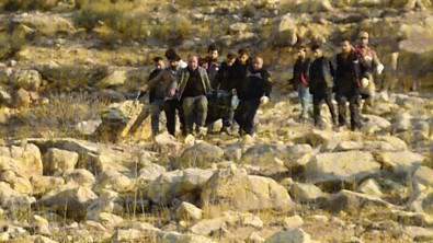 Siirt'te 350 metre yükseklikten kayalıklara atlayan 20 yaşındaki gencin cansız bedeni bulundu