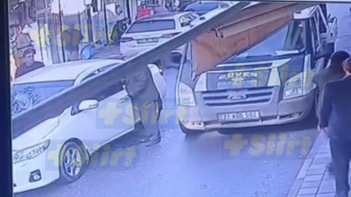 Siirt'te Aracına Binmek İsteyen Talihsiz Sürücüye Arkadan Gelen Araç Çarptı!