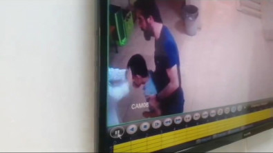 Siirt'te boğazına yabancı cisim kaçan öğrencisinin hayatını kurtardı!