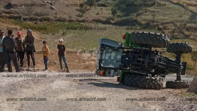 Siirt'te bozuk yol kazaya davetiye çıkardı! Kontrolden çıkan traktör devrildi!