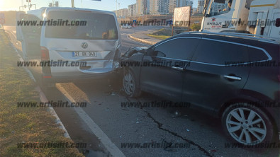 Siirt'te güneş ışığı gözüne gelen otomobil sürücüsü kaza yaptı