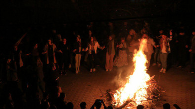 Siirt'te İlk Newroz Ateşi Dün Gece Yakıldı