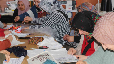 Siirt'te kadınlar hem öğreniyor hem de kazanıyor